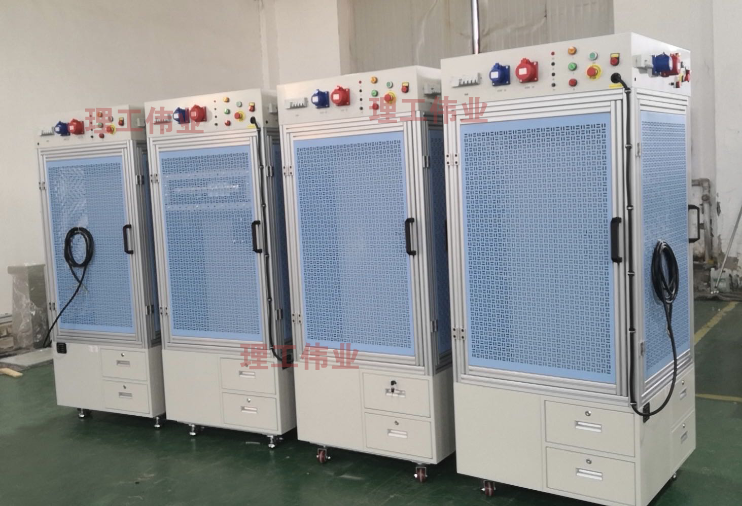 移動(dòng)式四工位電氣安裝實(shí)訓裝置